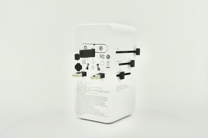 VoltArk 235W charger with all international plugs extended